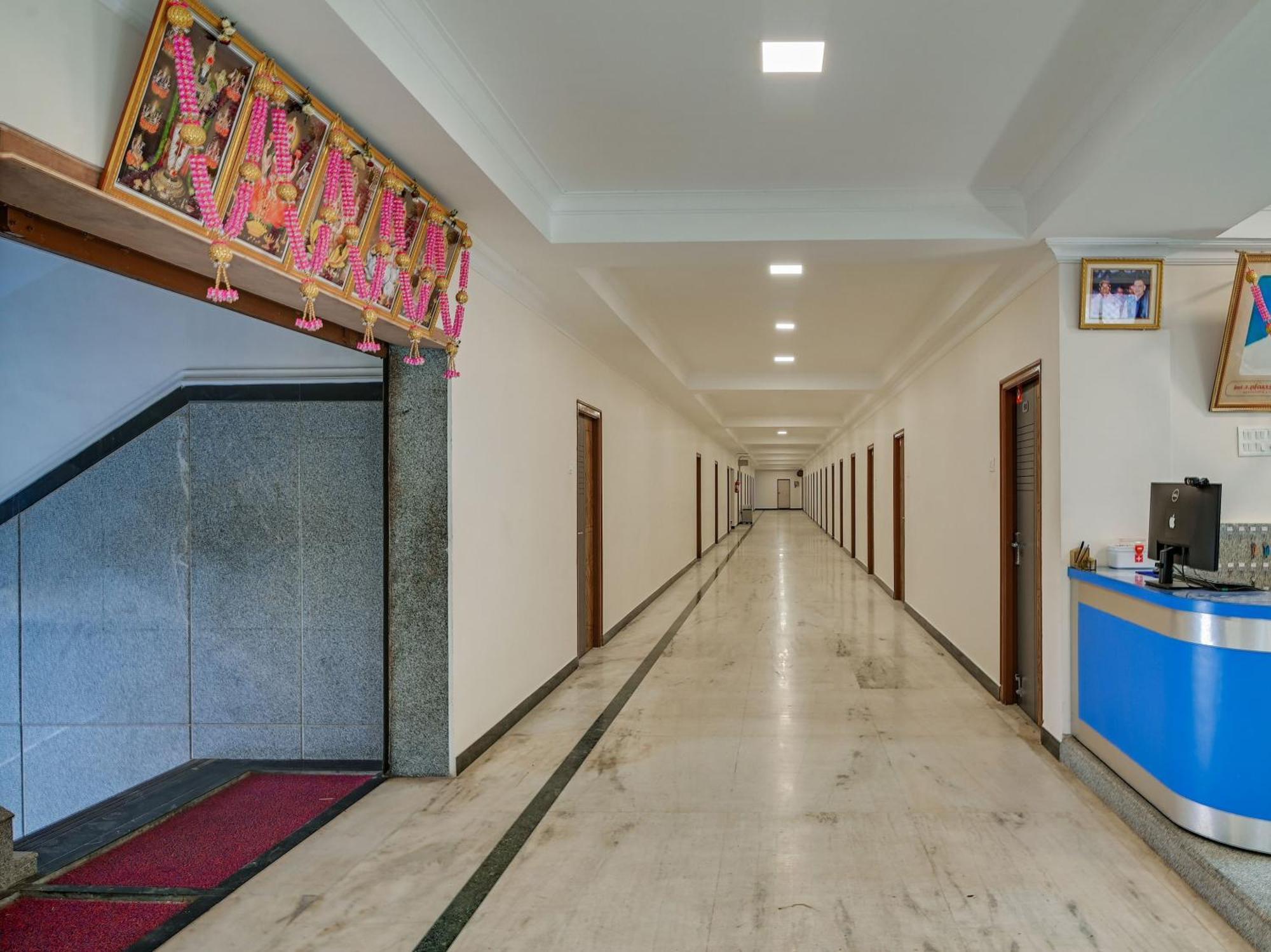Hotel O Rj Royal Inn 벨로르 외부 사진