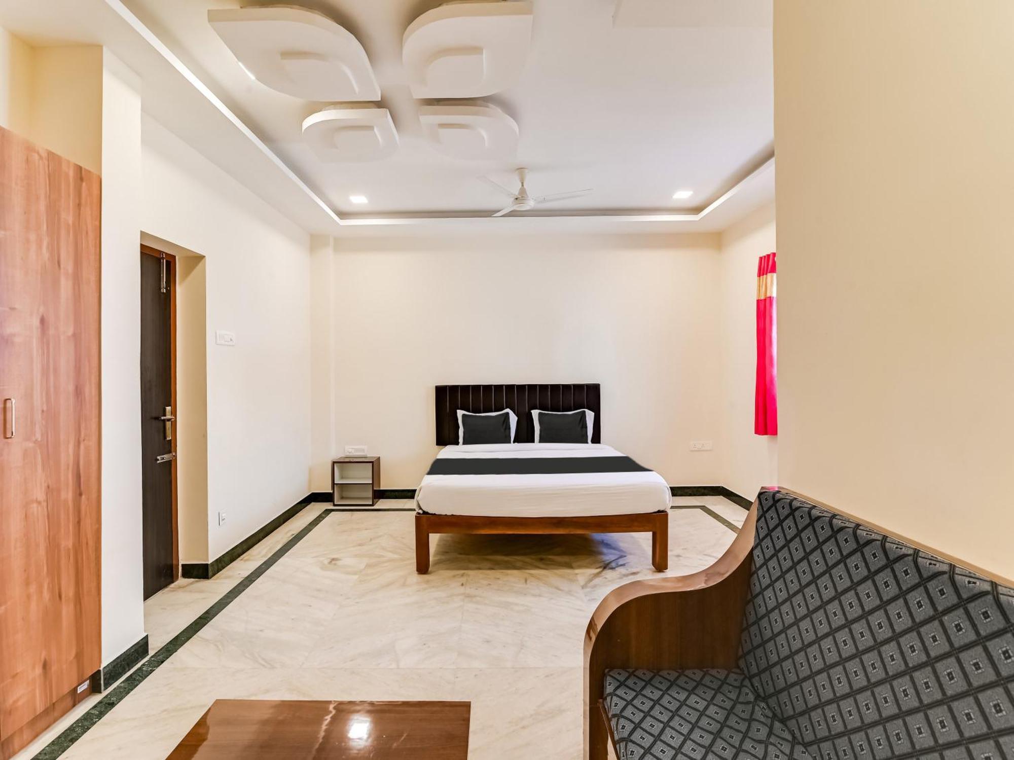 Hotel O Rj Royal Inn 벨로르 외부 사진